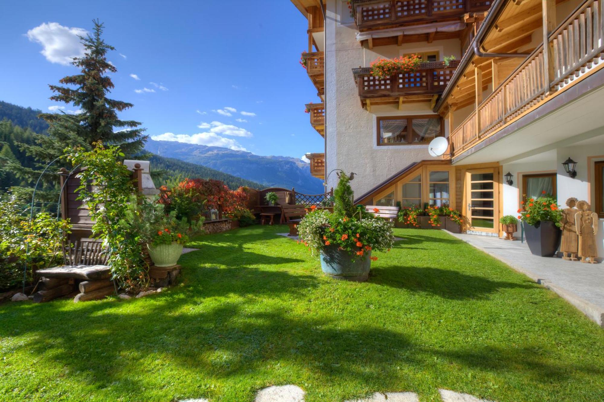 Residence Ciasa Planat San Cassiano  Eksteriør bilde