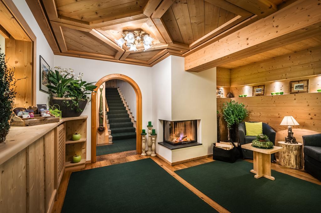 Residence Ciasa Planat San Cassiano  Eksteriør bilde