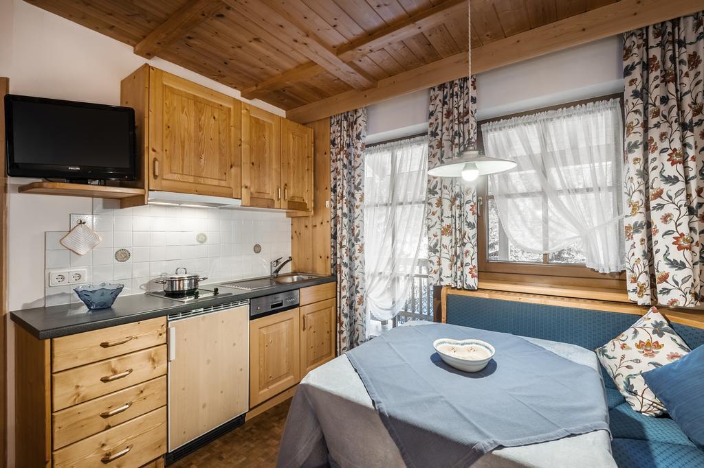 Residence Ciasa Planat San Cassiano  Eksteriør bilde