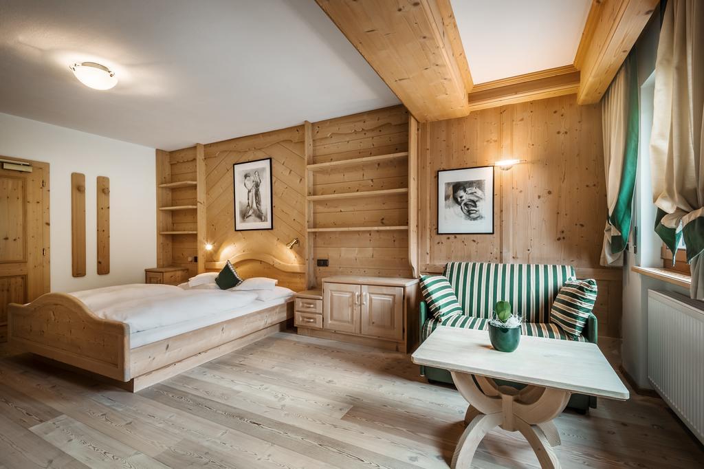 Residence Ciasa Planat San Cassiano  Eksteriør bilde