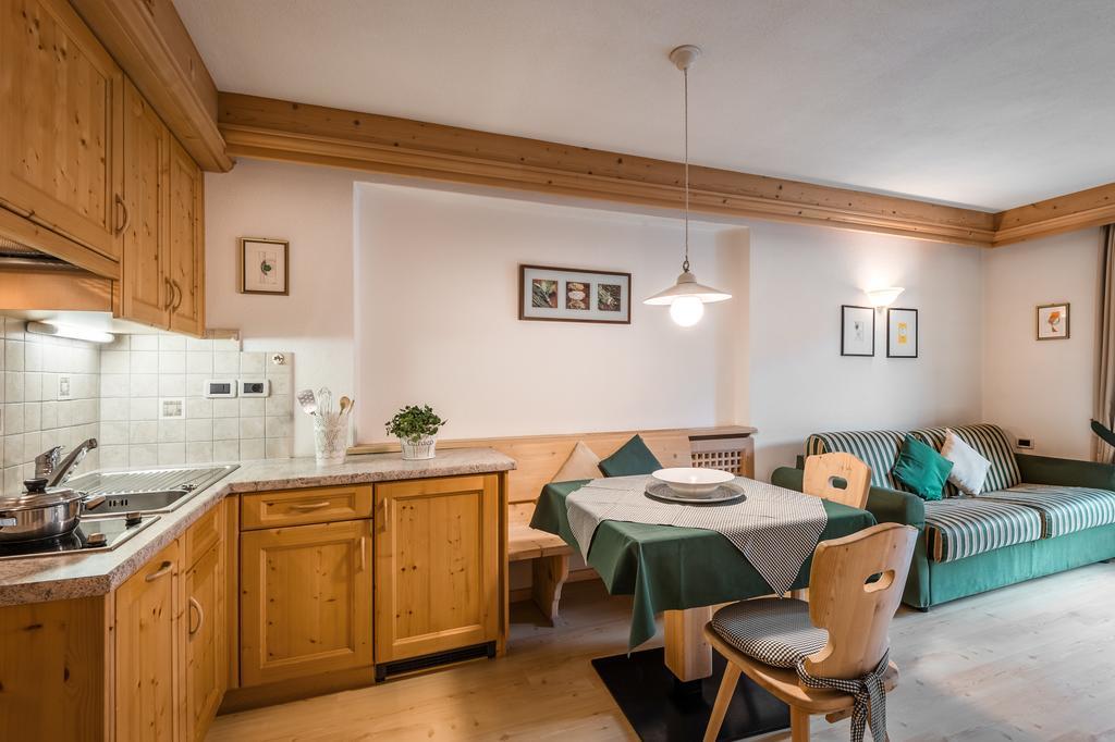 Residence Ciasa Planat San Cassiano  Eksteriør bilde